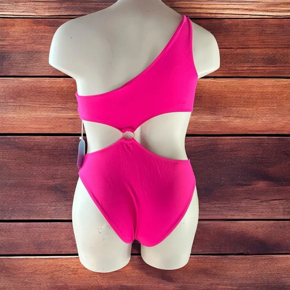 Stunning Bright Pink Hilinker O-Ring Cutout Halter Swimsuit - Picture 7 of 8